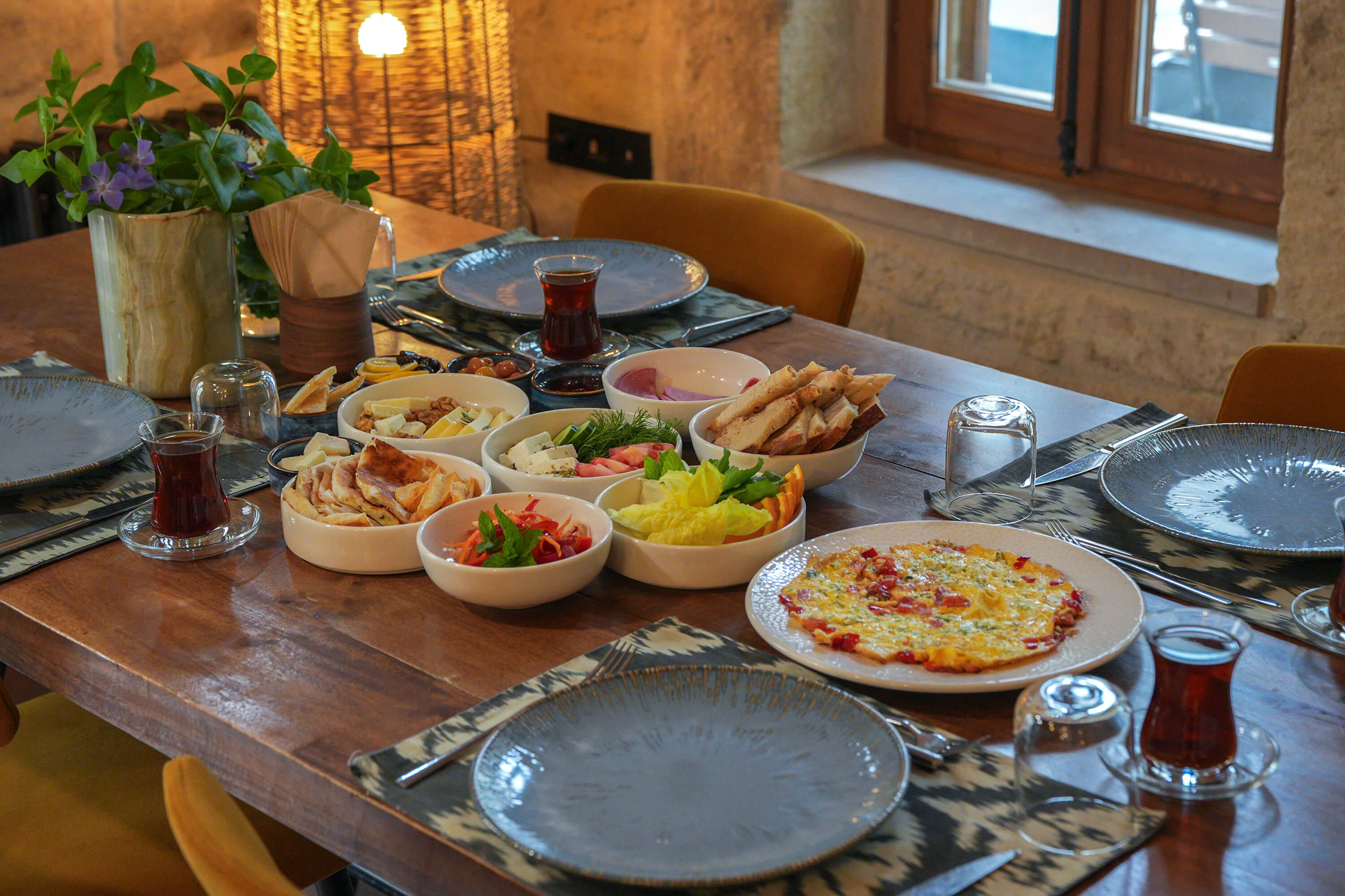 Gorgoli gallery – Breakfast