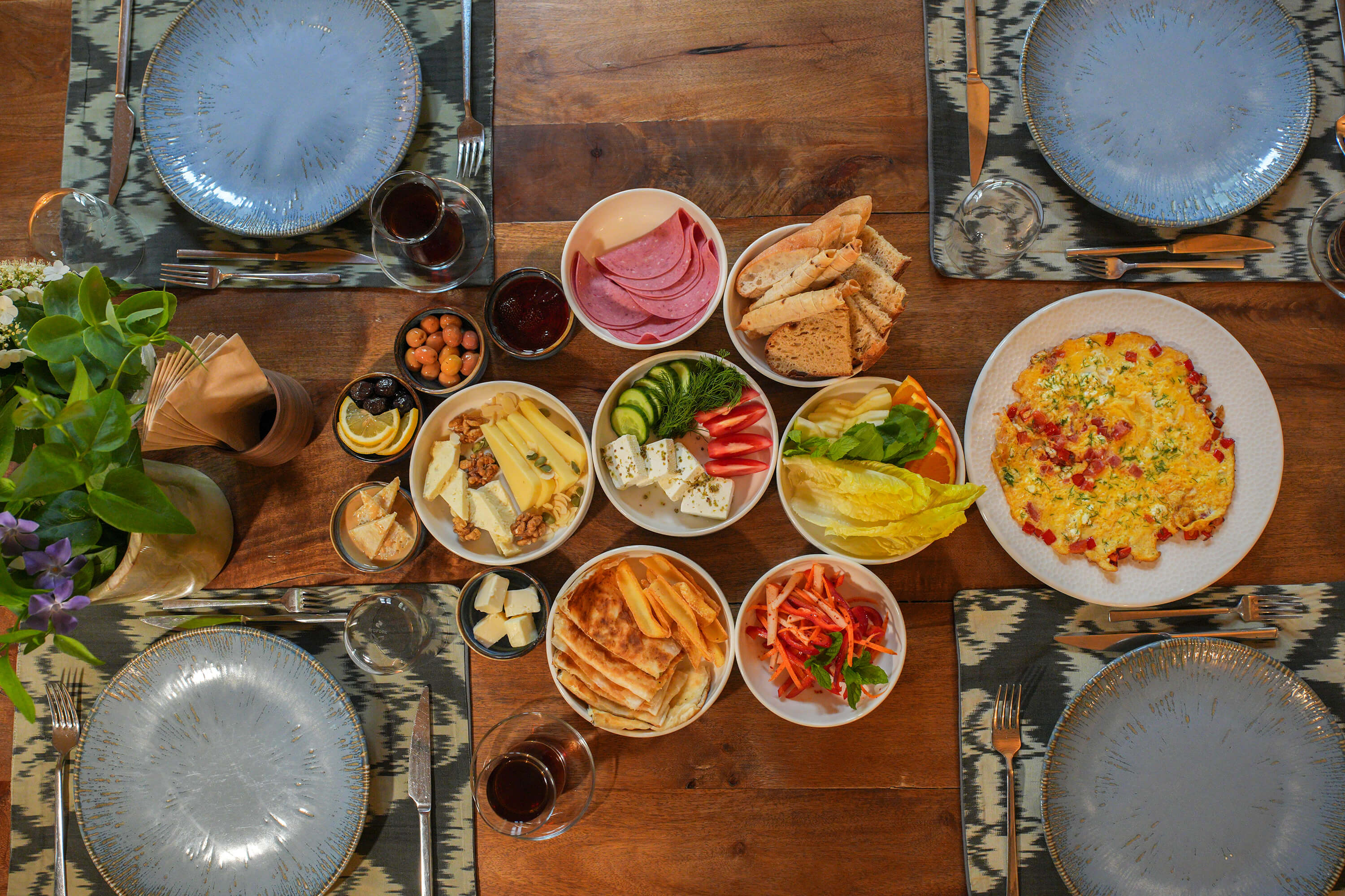 Gorgoli gallery – Breakfast